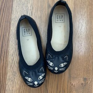 Kitten ballet flats in navy